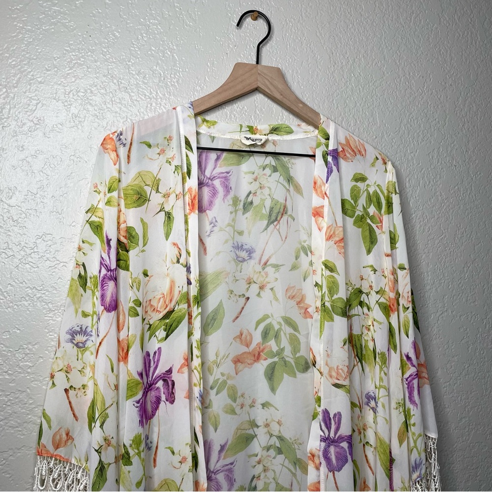 Show Me Your Mumu Metzler Kimono in Flower Press Floral Pattern Embroidered Trim - Picture 4 of 16